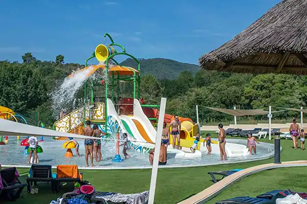 toboggans aquatiques pour enfants camping à Anduze